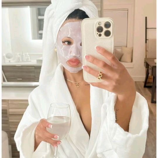 Alexis | Beauty & Wellness 40+